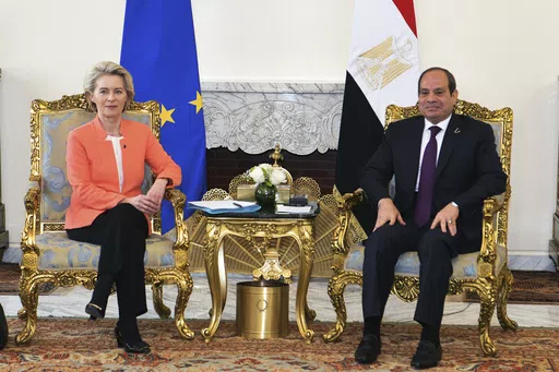 In this photo provided by Egypt's presidency media office, Egyptian President Abdel-Fattah el-Sissi, right, meets European Commission president Ursula Von der Leyen, at the Presidential Palace in Cairo, Egypt, Sunday, March 17, 2024. (Egyptian Presidency Media Office via AP)